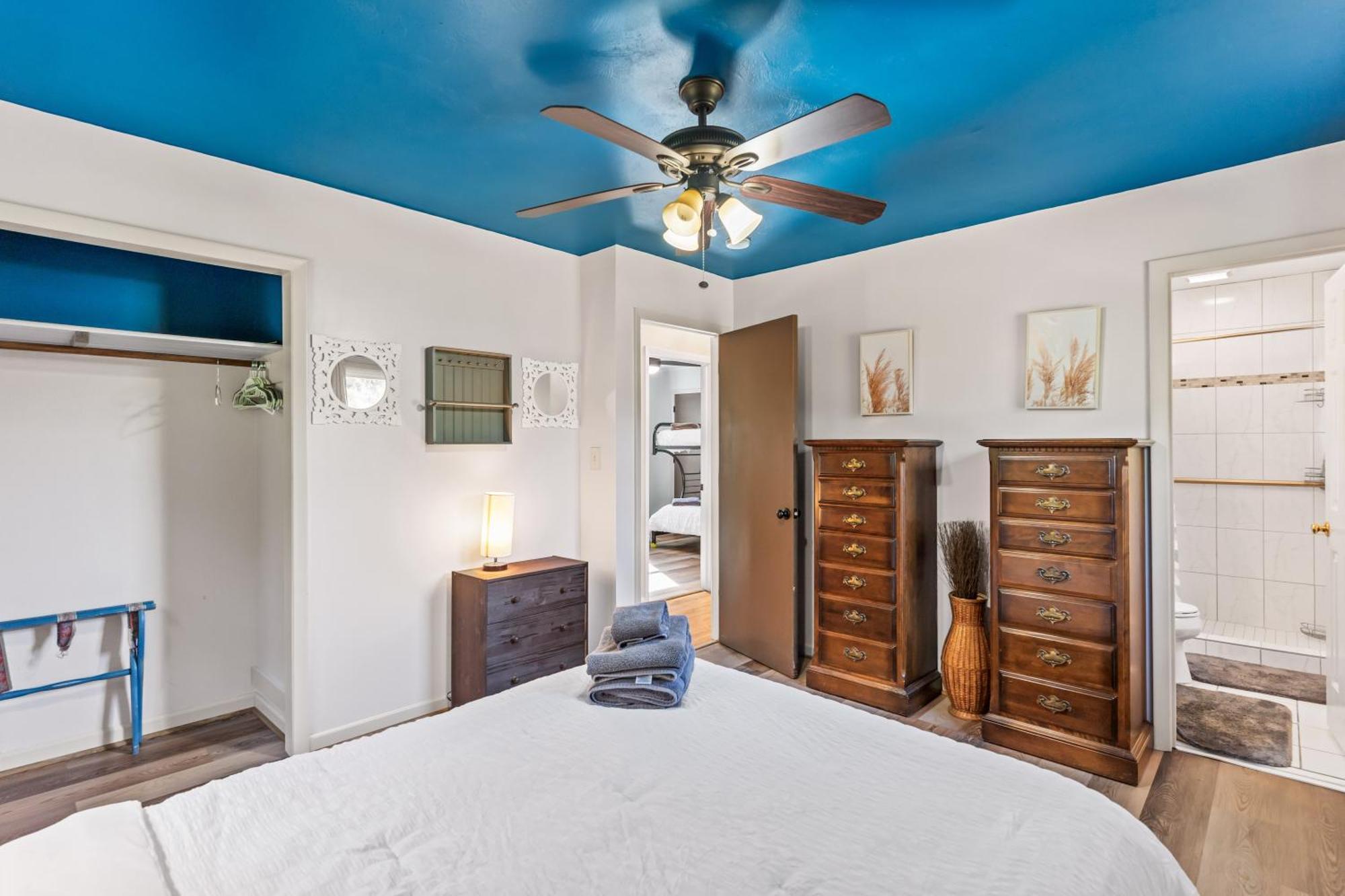 Villa Chill Retreat, Hot Tub, Large Private Yard Wilmington Esterno foto