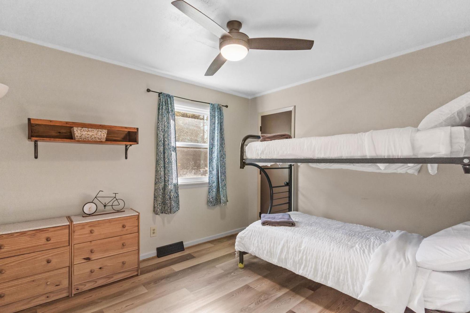 Villa Chill Retreat, Hot Tub, Large Private Yard Wilmington Esterno foto