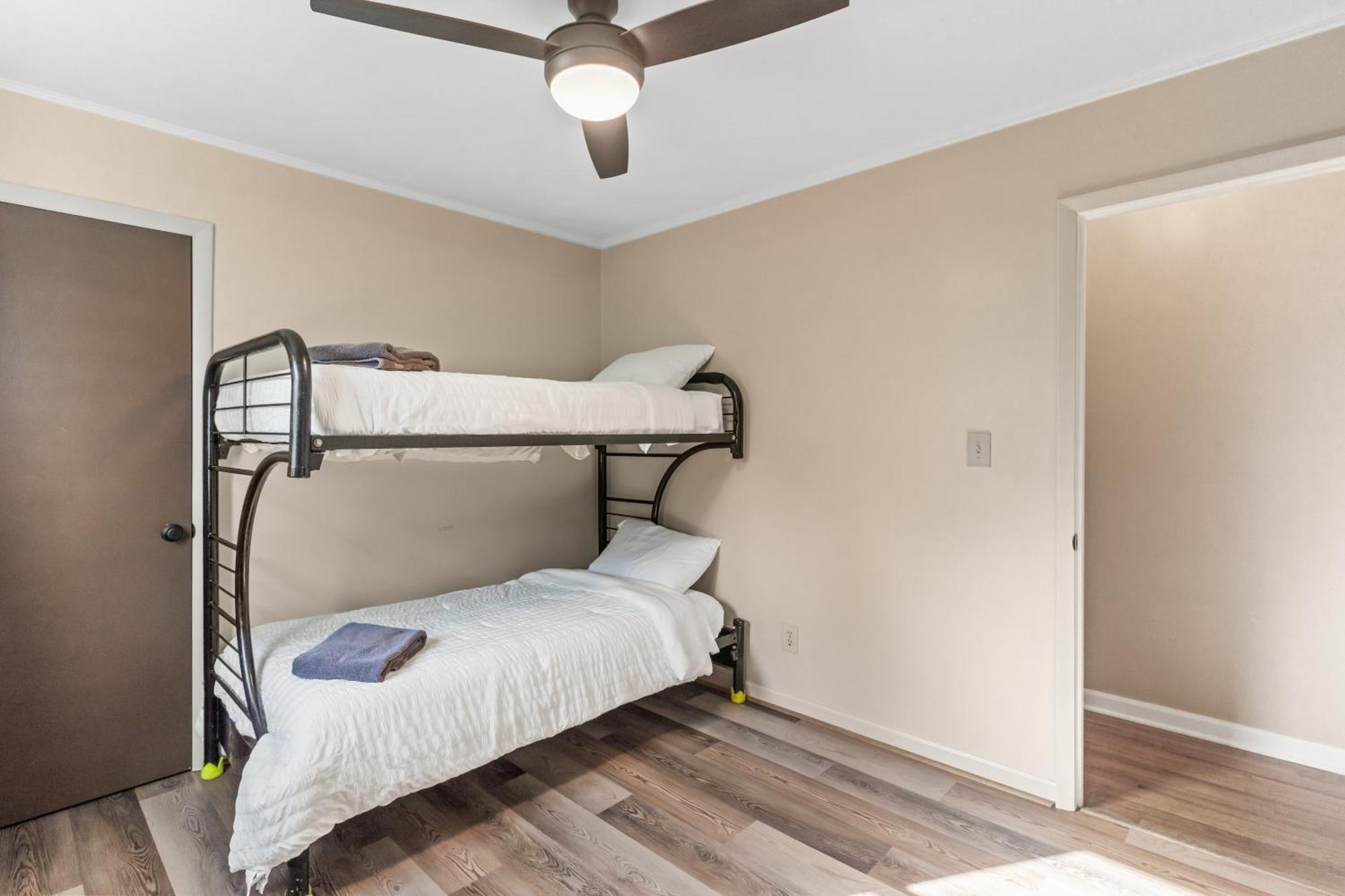 Villa Chill Retreat, Hot Tub, Large Private Yard Wilmington Esterno foto