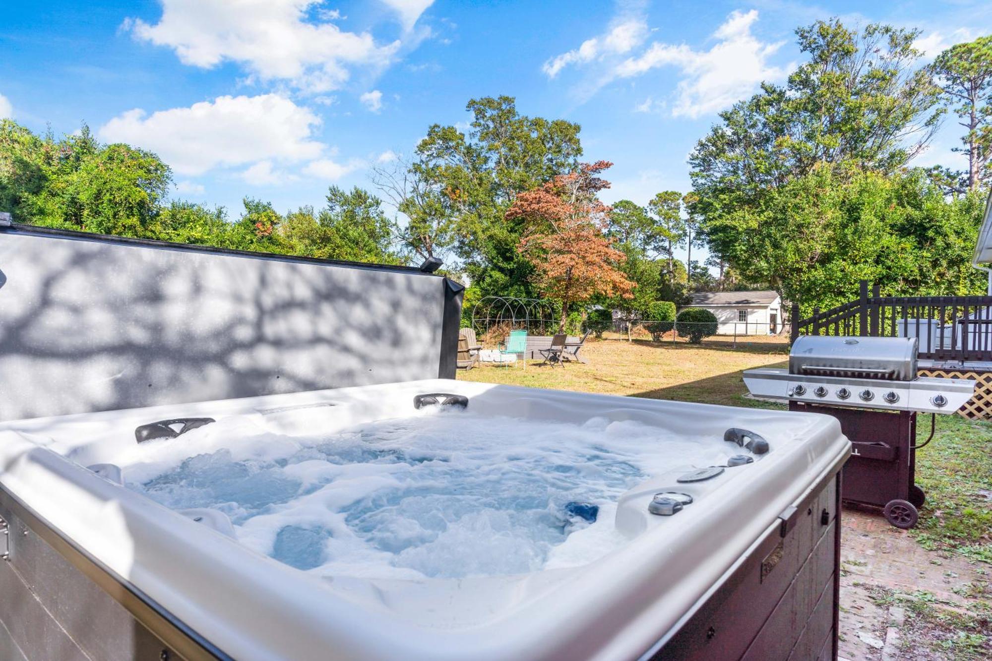 Villa Chill Retreat, Hot Tub, Large Private Yard Wilmington Esterno foto